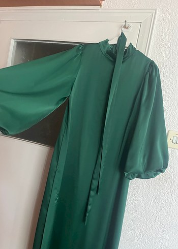 Diğer Uzun Yeşil Drapeli İpeksi Elbise
