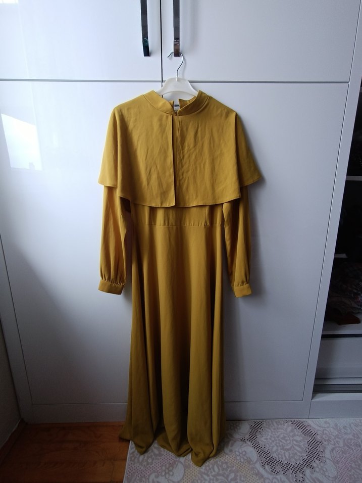 Sarı Drapeli Uzun Kollu Uzun Elbise - Görsel 4