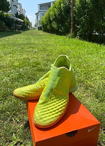 Spor ayakkabı 