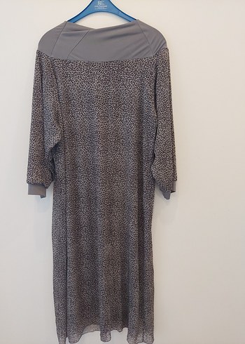 GRI TONLARINDA LEOPAR DESEN SALAS ŞİFON ELBİSE - Görsel 3