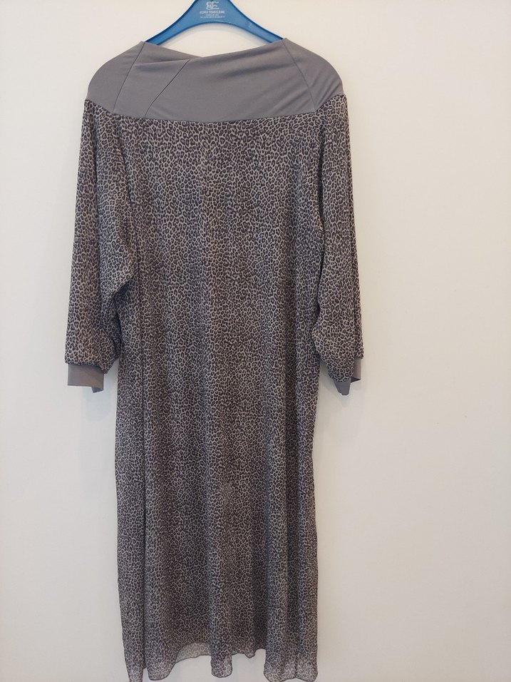 GRI TONLARINDA LEOPAR DESEN SALAS ŞİFON ELBİSE - Görsel 3