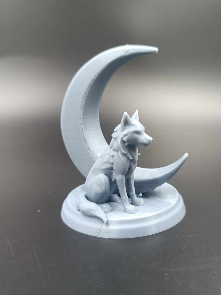 Ay Önünde Siyah Kurt Biblosu - Görsel 2