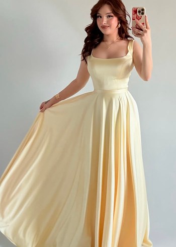 Diğer Sarı renkli prenses model elbise
