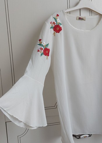 Nakışlı Beyaz Bohem Kadın Bluz - Görsel 3
