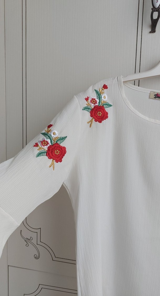 Nakışlı Beyaz Bohem Kadın Bluz - Görsel 2