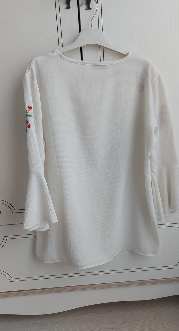 Nakışlı Beyaz Bohem Kadın Bluz - Görsel 4