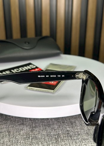 Beden Ray-Ban 2140 50/22 wayfarer