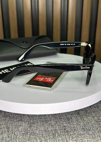 Ray Ban Ray-Ban 2140 50/22 wayfarer