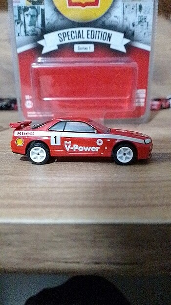 Beden Renk Hot wheels r34