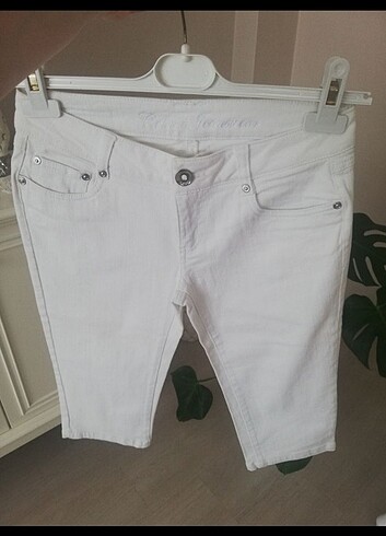 26 Beden Kapri Jean Kısa Kot Pantolon