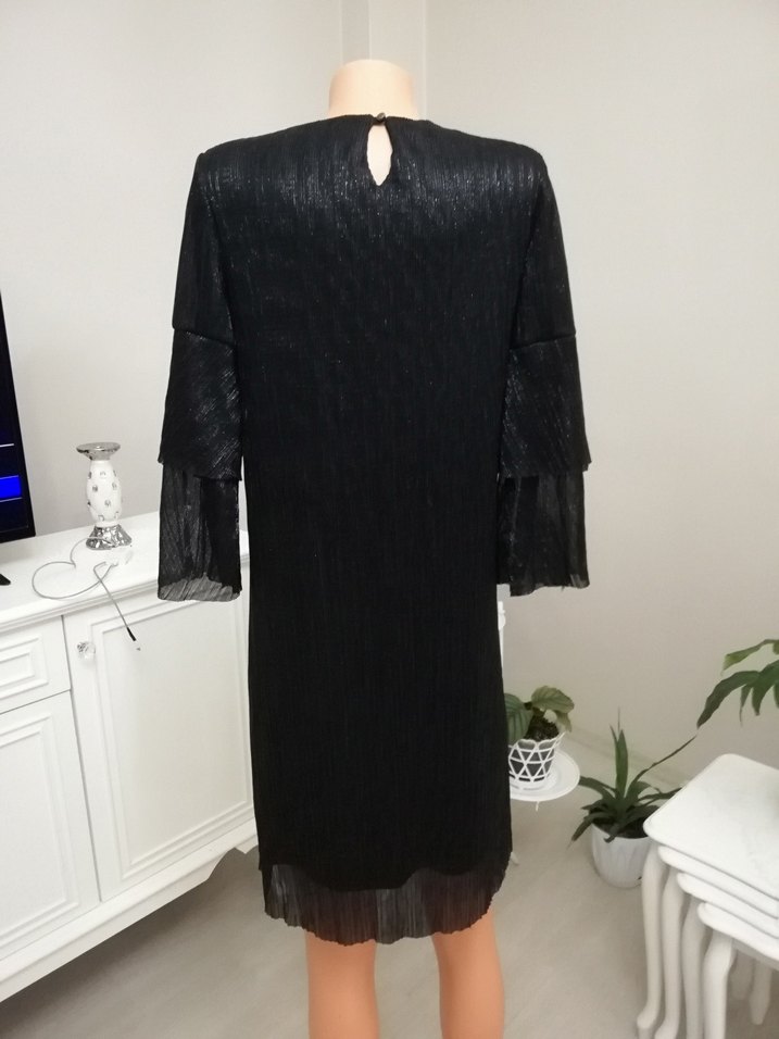 Piliseli simli parlak Kısa Midi Elbise - Görsel 4