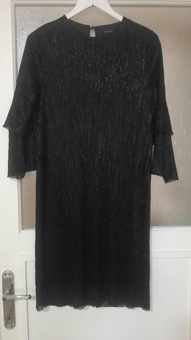 Piliseli simli parlak Kısa Midi Elbise - Görsel 2