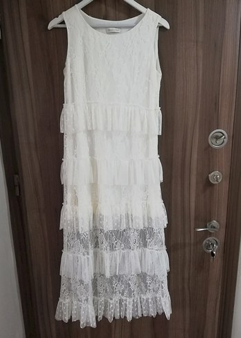 Kat kat beyaz dantel Askılı uzun elbise - Görsel 7