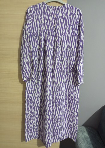 V Yaka Uzun Mor Batik Desenli Elbise