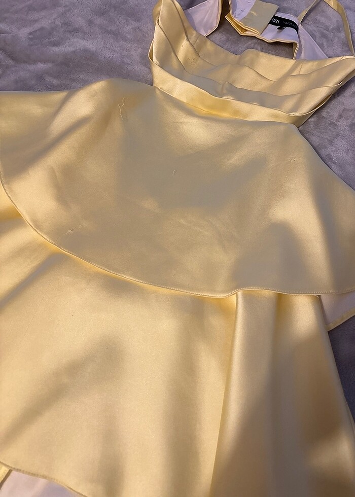 Zara arkasi capraz askili sari elbise - Görsel 2