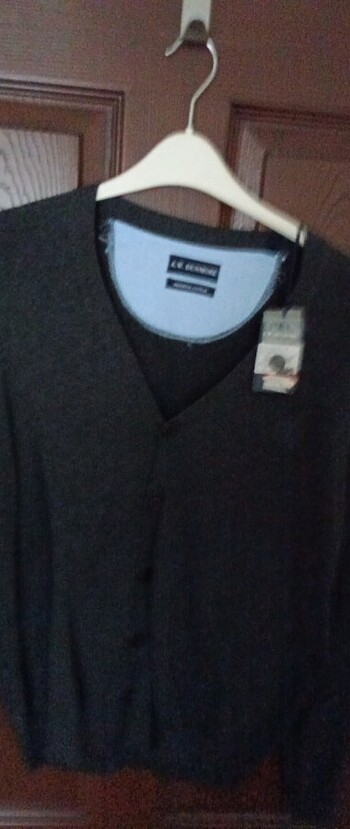 Sıfır etiketli hirka