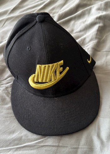 Nike Siyah Sari Spor Sapka