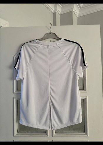 Gri Şeritli Kadın Spor Tişörtü - Görsel 2