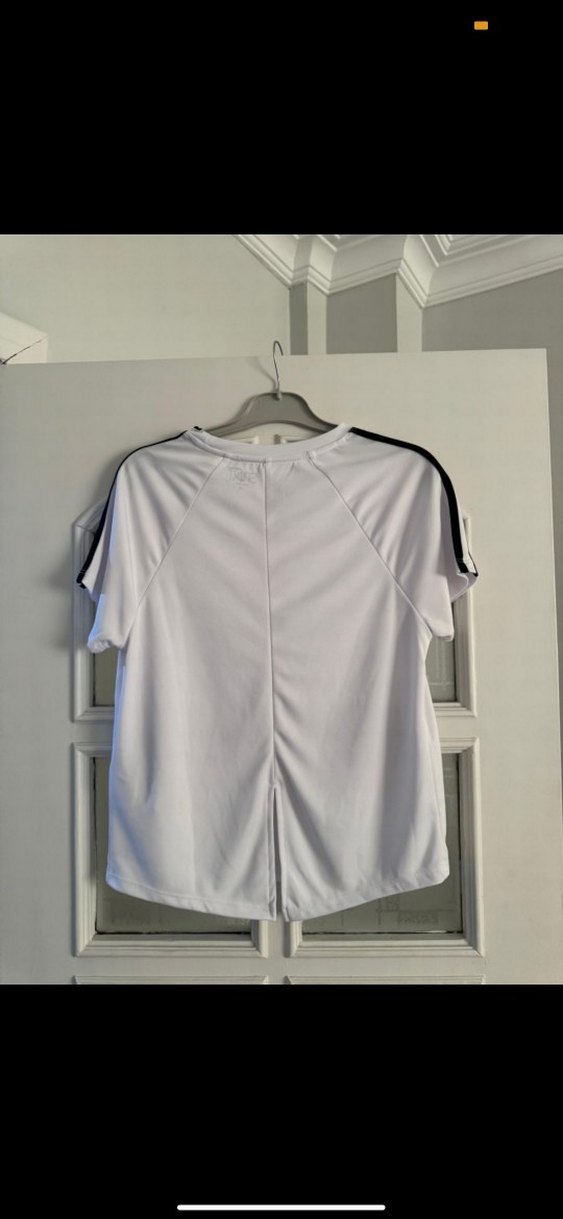 Gri Şeritli Kadın Spor Tişörtü - Görsel 2