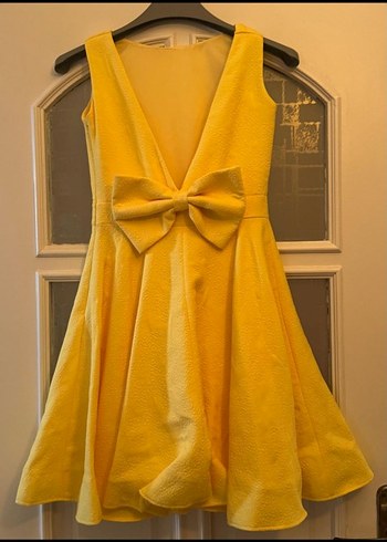 Sarı Kolsuz Pilili Elbise - Görsel 2