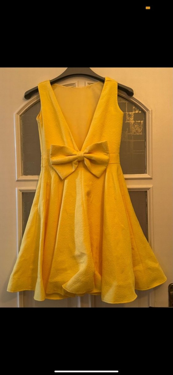 Sarı Kolsuz Pilili Elbise - Görsel 2