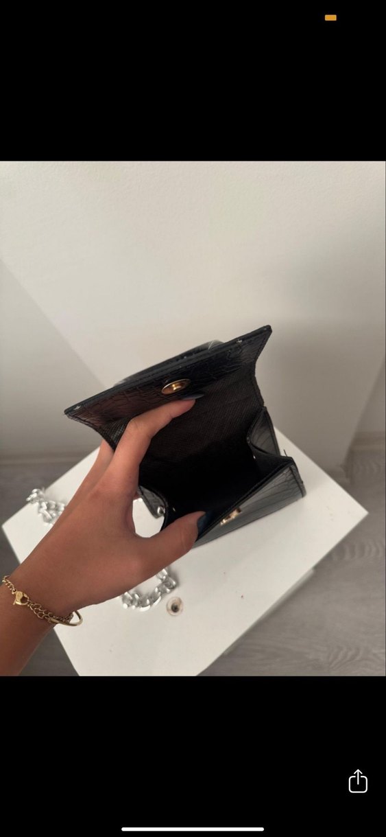 Zincir Detaylı Siyah Yılan Derisi Desenli Deri Çanta - Görsel 3