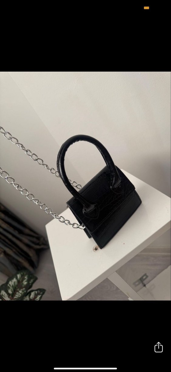 Zincir Detaylı Siyah Yılan Derisi Desenli Deri Çanta - Görsel 2