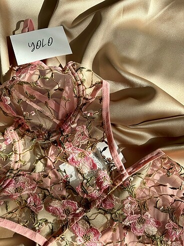 Beden Flower Baby Pink Bodysuit