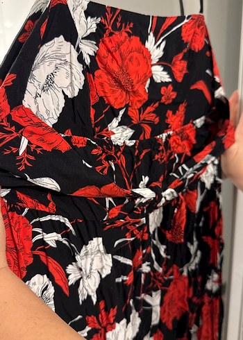 Kırmızı Çiçek Desenli elbise - Görsel 3