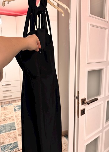 Siyah Yüksek Yakalı Midi Abiye Elbise - Görsel 3