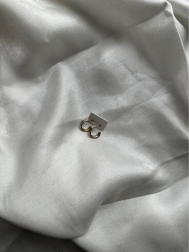 Zara Gold küpe