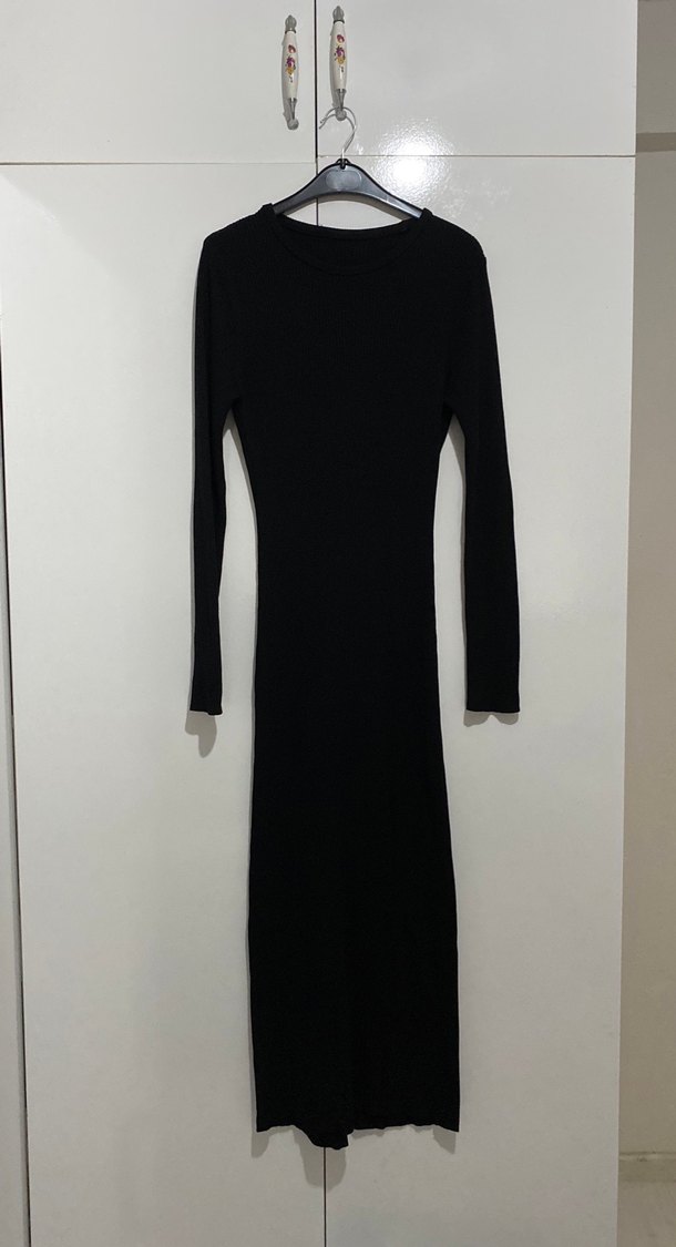 Siyah Uzun Kollu Dar Kesim Uzun Elbise - Görsel 2