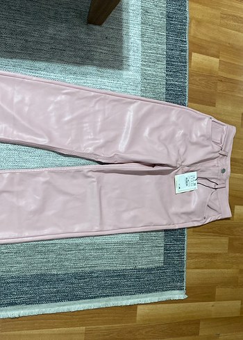 Pull & Bear Kadın Deri Pantolon - Görsel 3