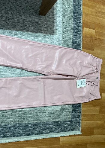 Pull & Bear Kadın Deri Pantolon - Görsel 2