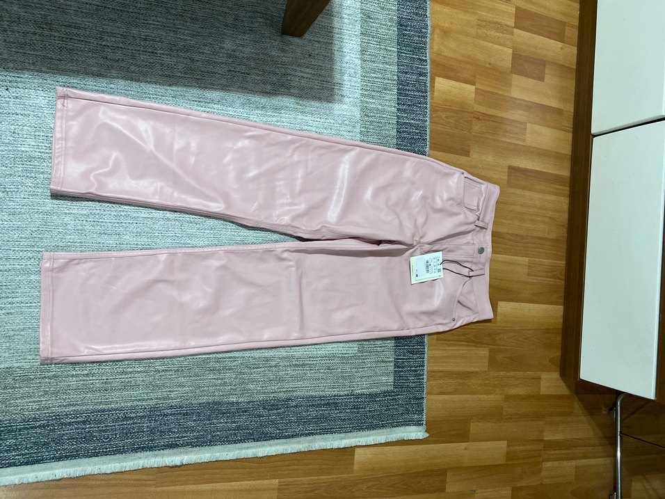 Pull & Bear Kadın Deri Pantolon - Görsel 3