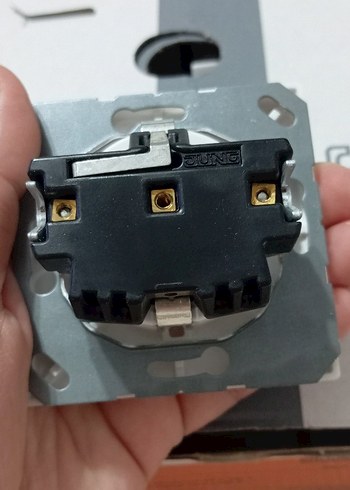 Beyaz Duvar Tipi Priz - Görsel 6