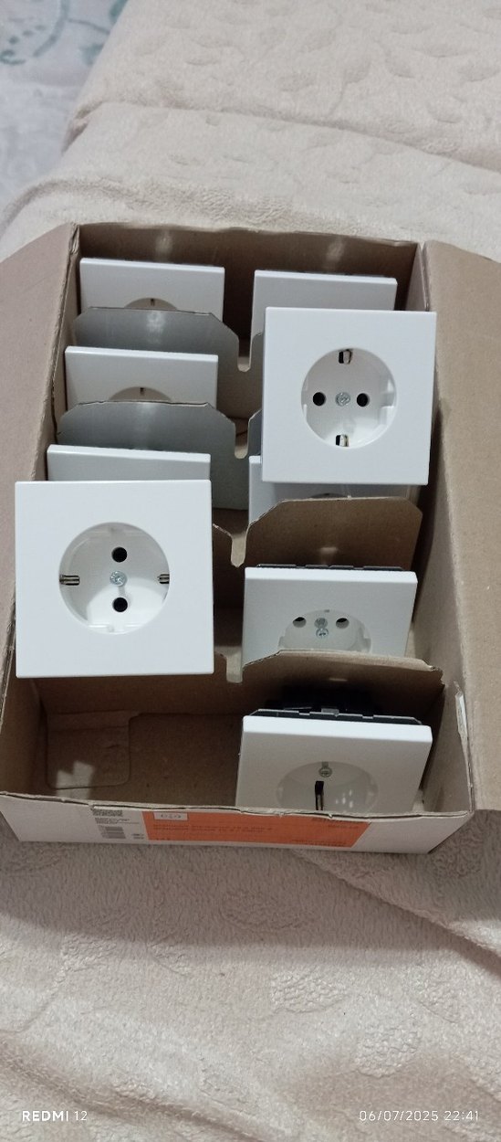 Beyaz Duvar Tipi Priz - Görsel 2