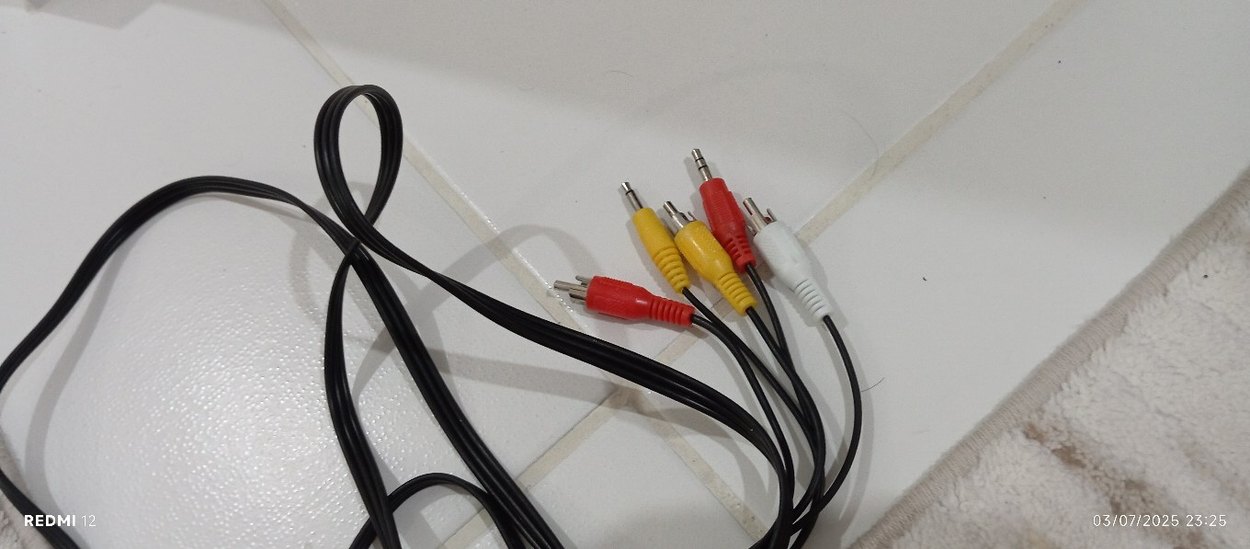 Renkli 3.5mm - RCA Ses ve Video Kablosu - Görsel 3