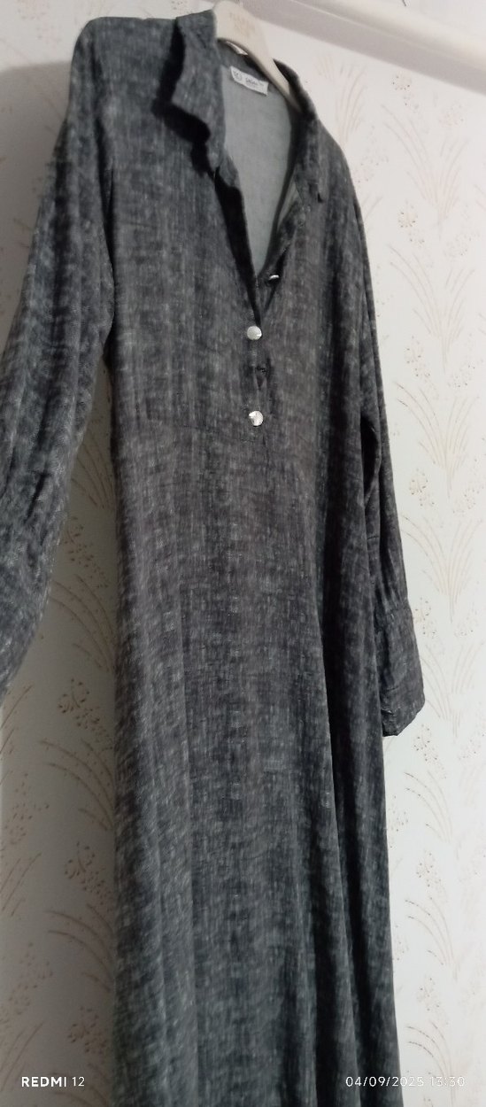 Gri Uzun Elbise V Yaka Düğmeli - Görsel 4