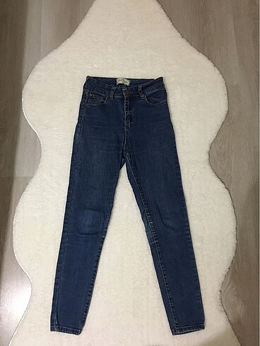 Koyu renk Jean
