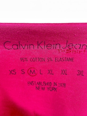 m Beden pembe Renk Calvin Klein T-shirt %70 İndirimli.