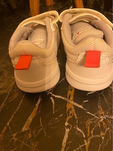 26 Beden Adidas spor ayakkabı