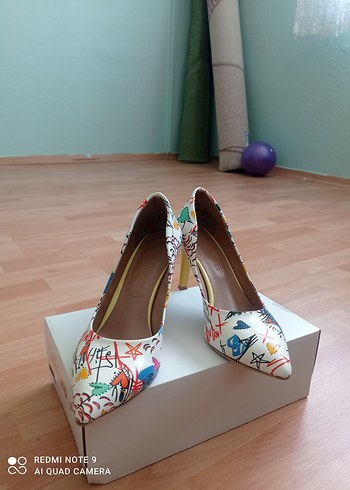 Renkli Baskılı Topuklu Kadın Stiletto