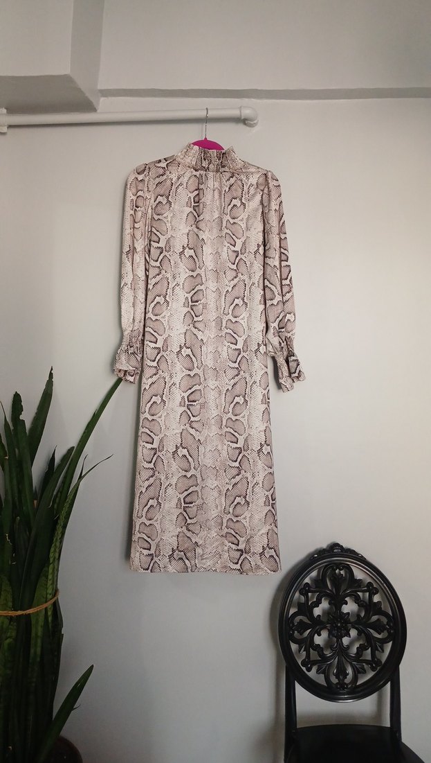 Yılan Desenli Uzun Kollu Uzun Elbise - Görsel 2