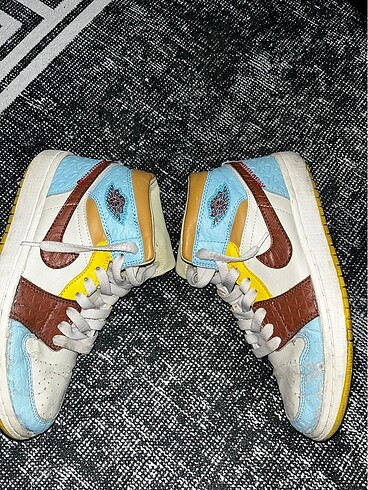 AJ1 Maison Chateu Rouge