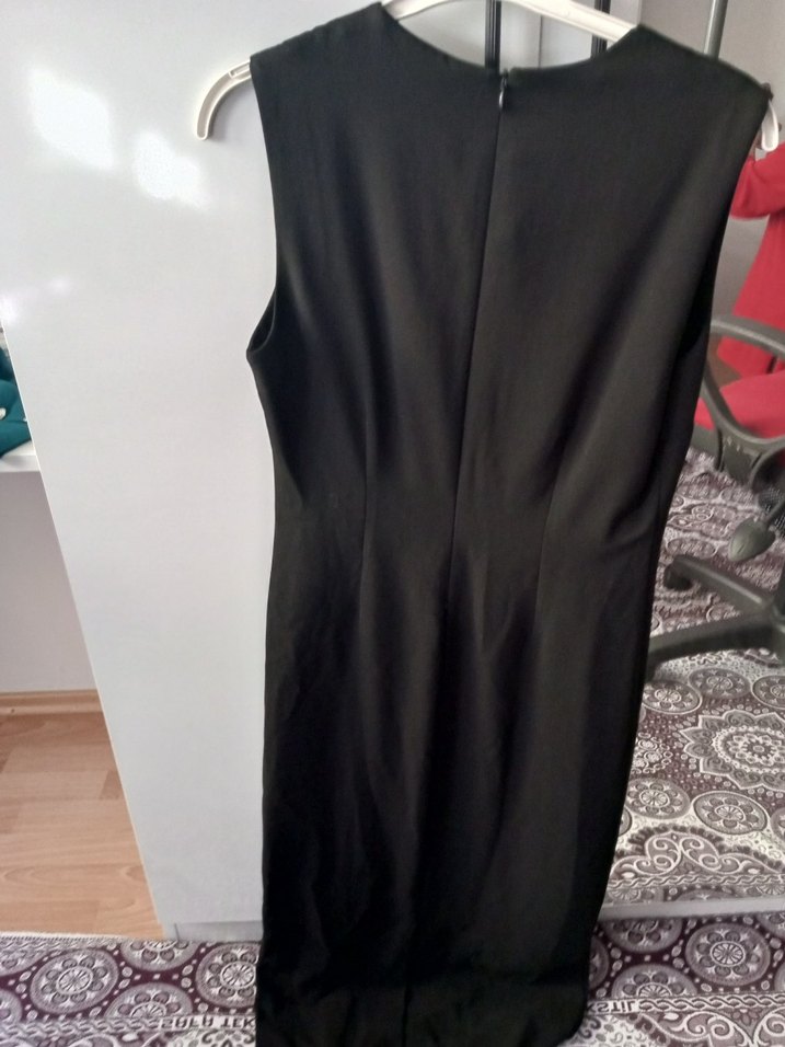 Siyah V Yakalı Uzun Drapeli Elbise - Görsel 3