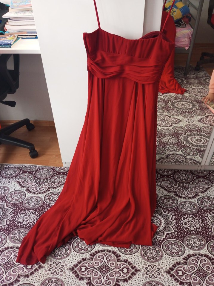Kırmızı Drapeli Uzun Straplez Abiye Elbise - Görsel 3