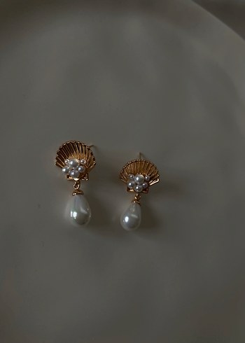 Accessorize İnci Detaylı Altın Renkli Midi Küpe