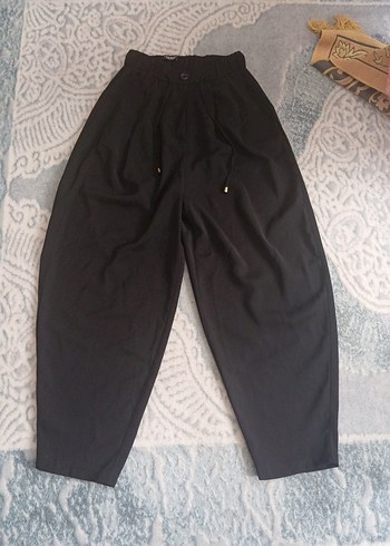 Siyah Rahat Kesim Kadın Kumaş Pantolon