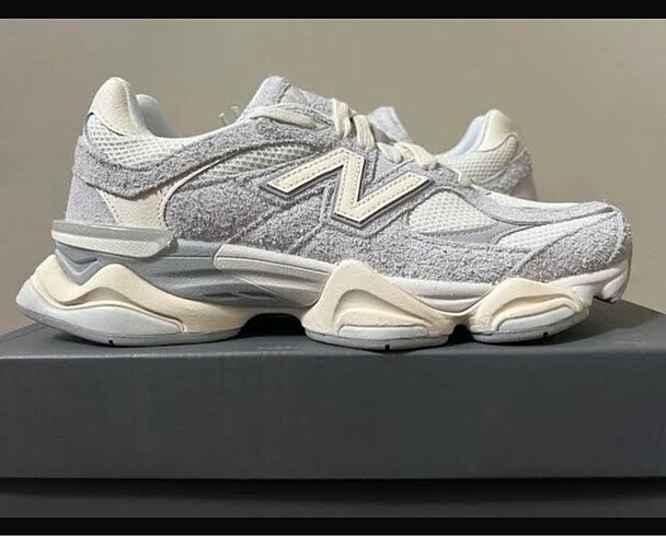 New balance 9060